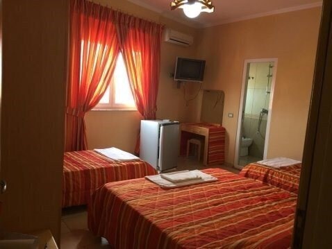 Вид Galery Hotel (ex. Gallery Hotel & Apartment ) 3*